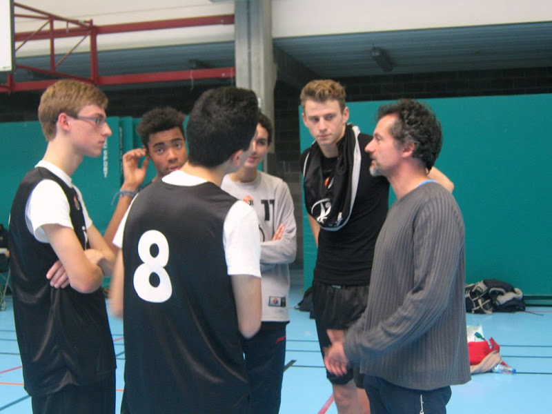 juniors foot en salle 17 octobre {JPEG}